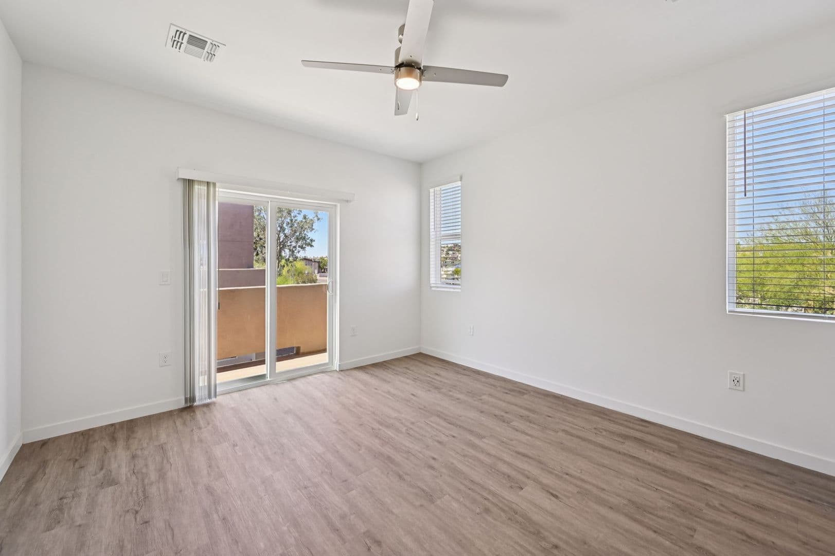 Phoenix Townhome: 2119 E. Voltaire Ave