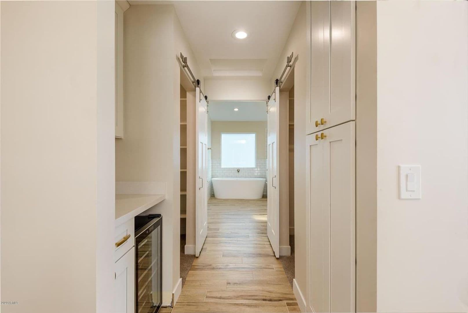 Phoenix Apartment: 3240 E. Pinchot Ave