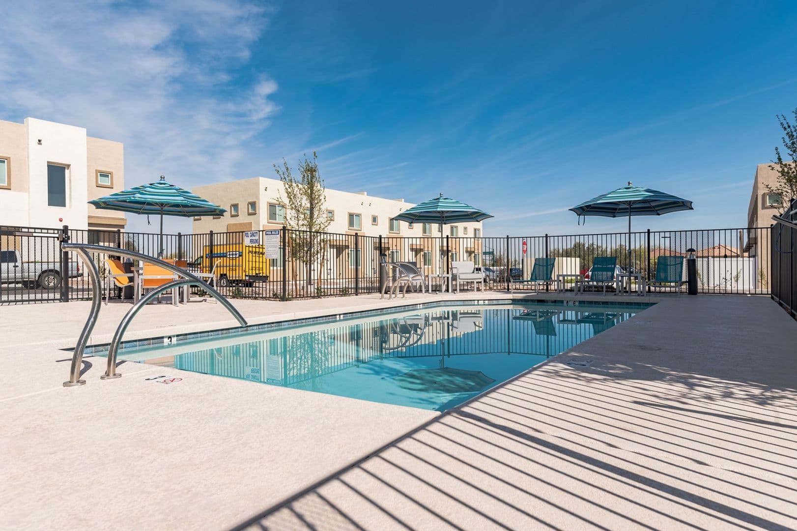 Phoenix Apartment: 11 East Dobbins Road