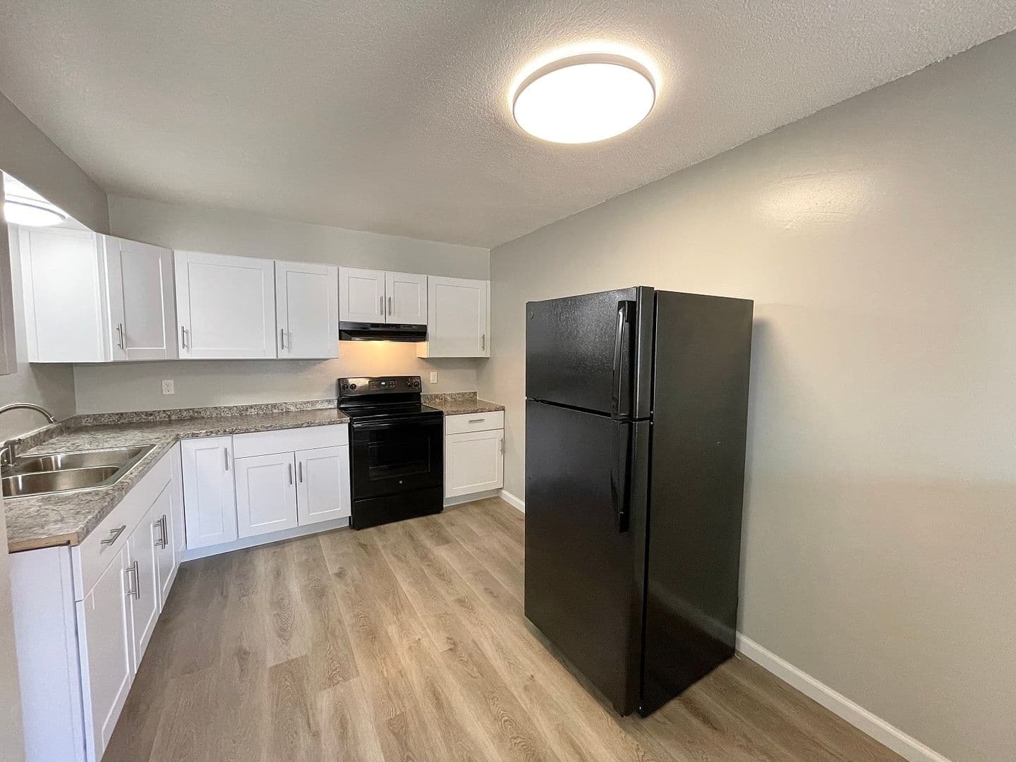 Phoenix Apartment: 3044 East Fillmore Street