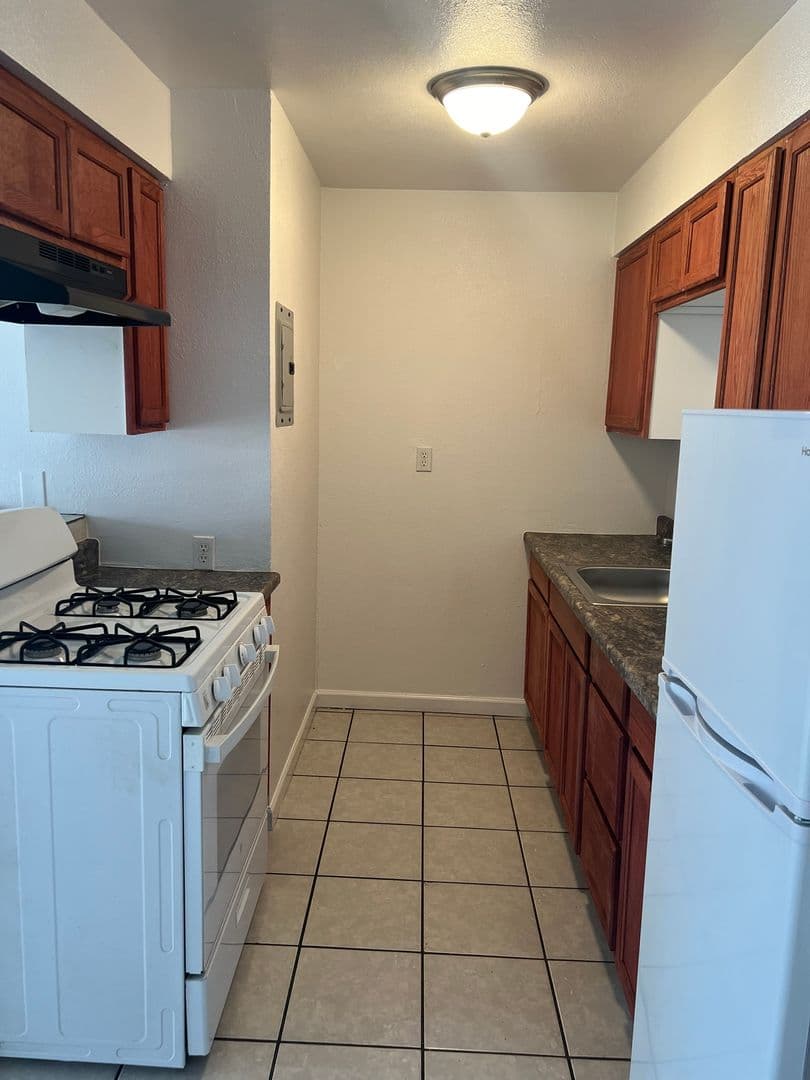 Avondale Apartment: 1223 N Dysart Rd.