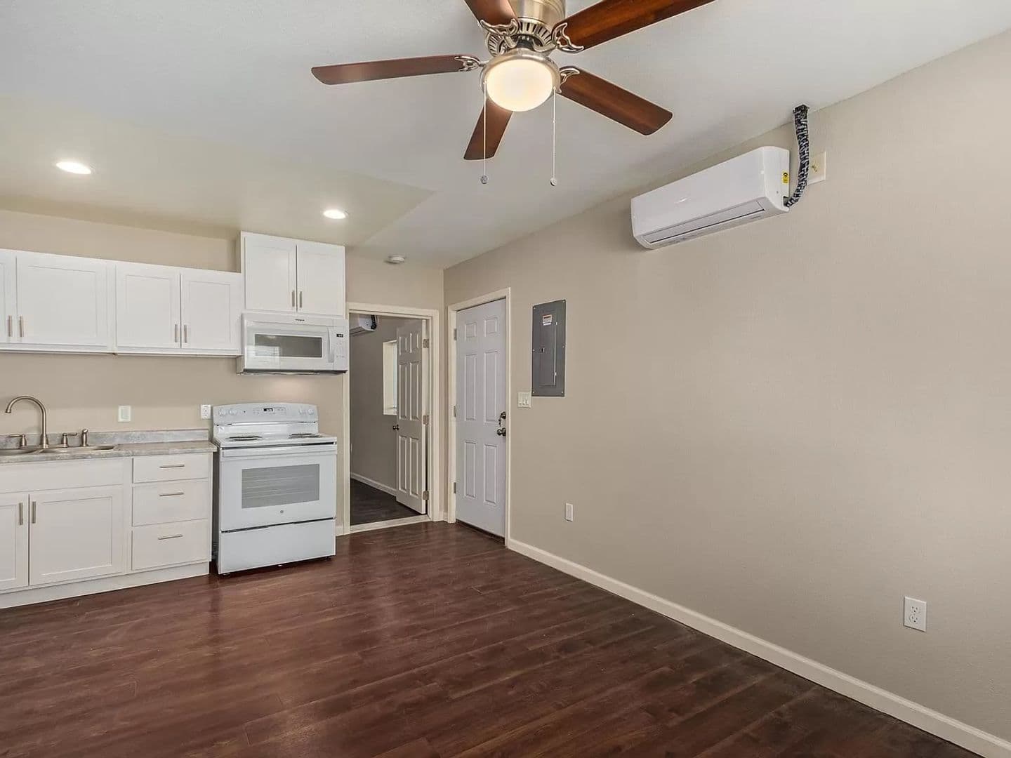 Phoenix Apartment: 1802 N 26th Place