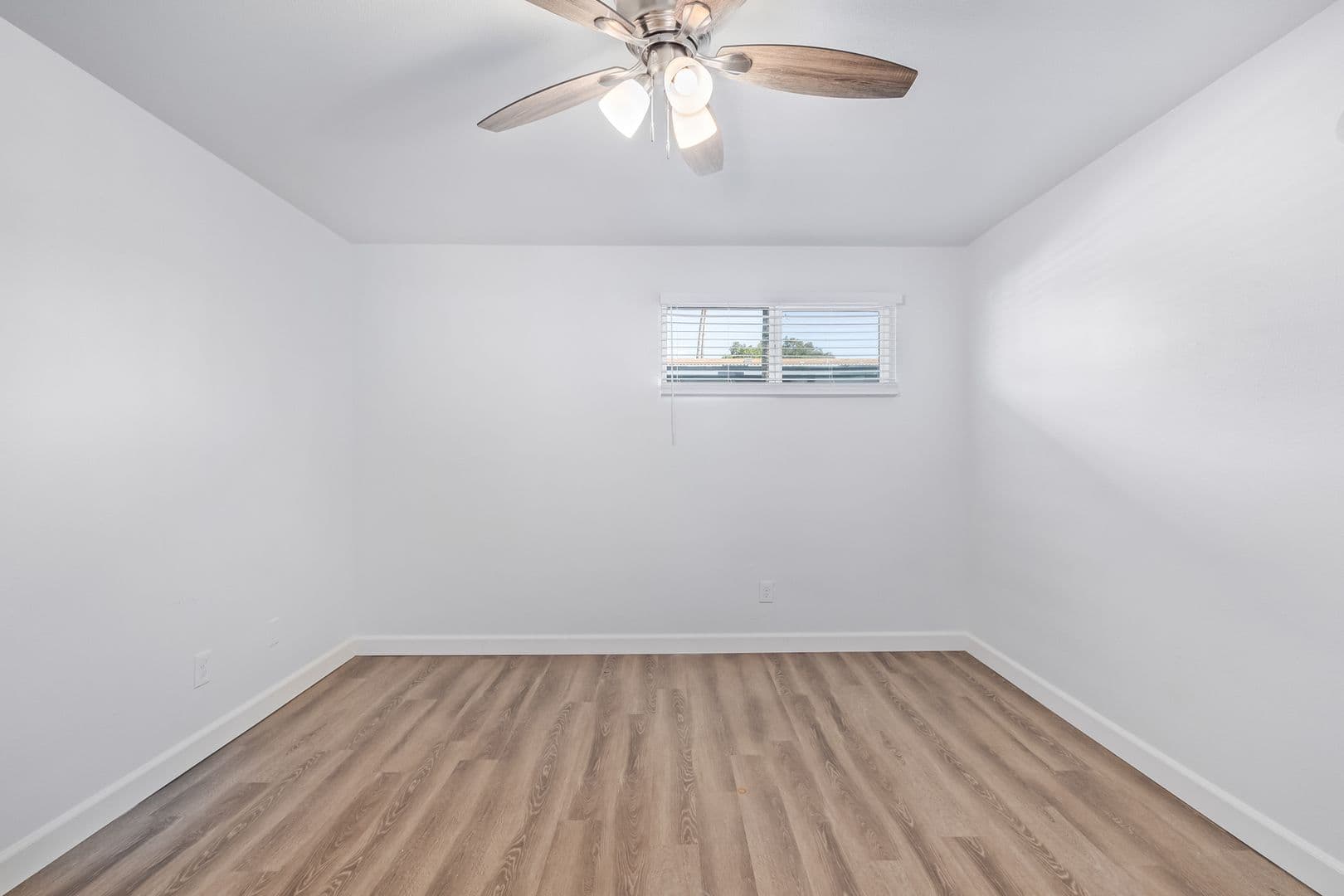 Phoenix Apartment: 2922 N 35th St