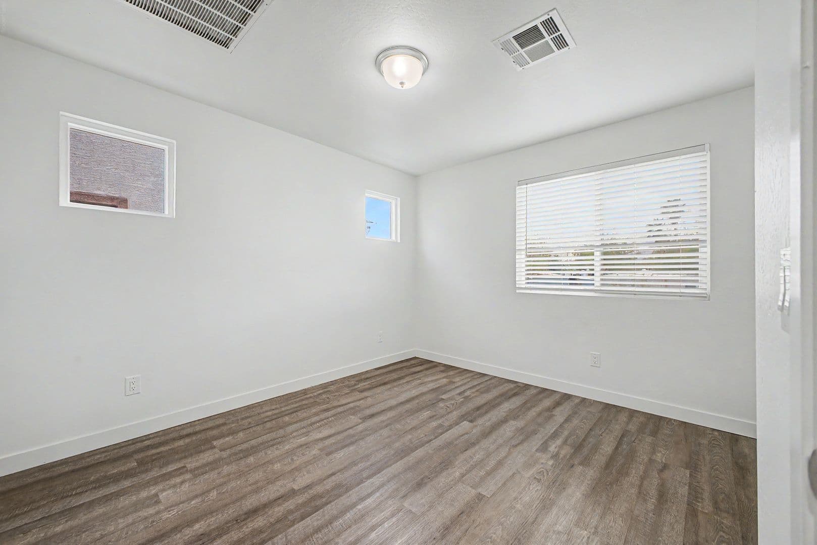 Phoenix Apartment: 8350 South Central Avenue