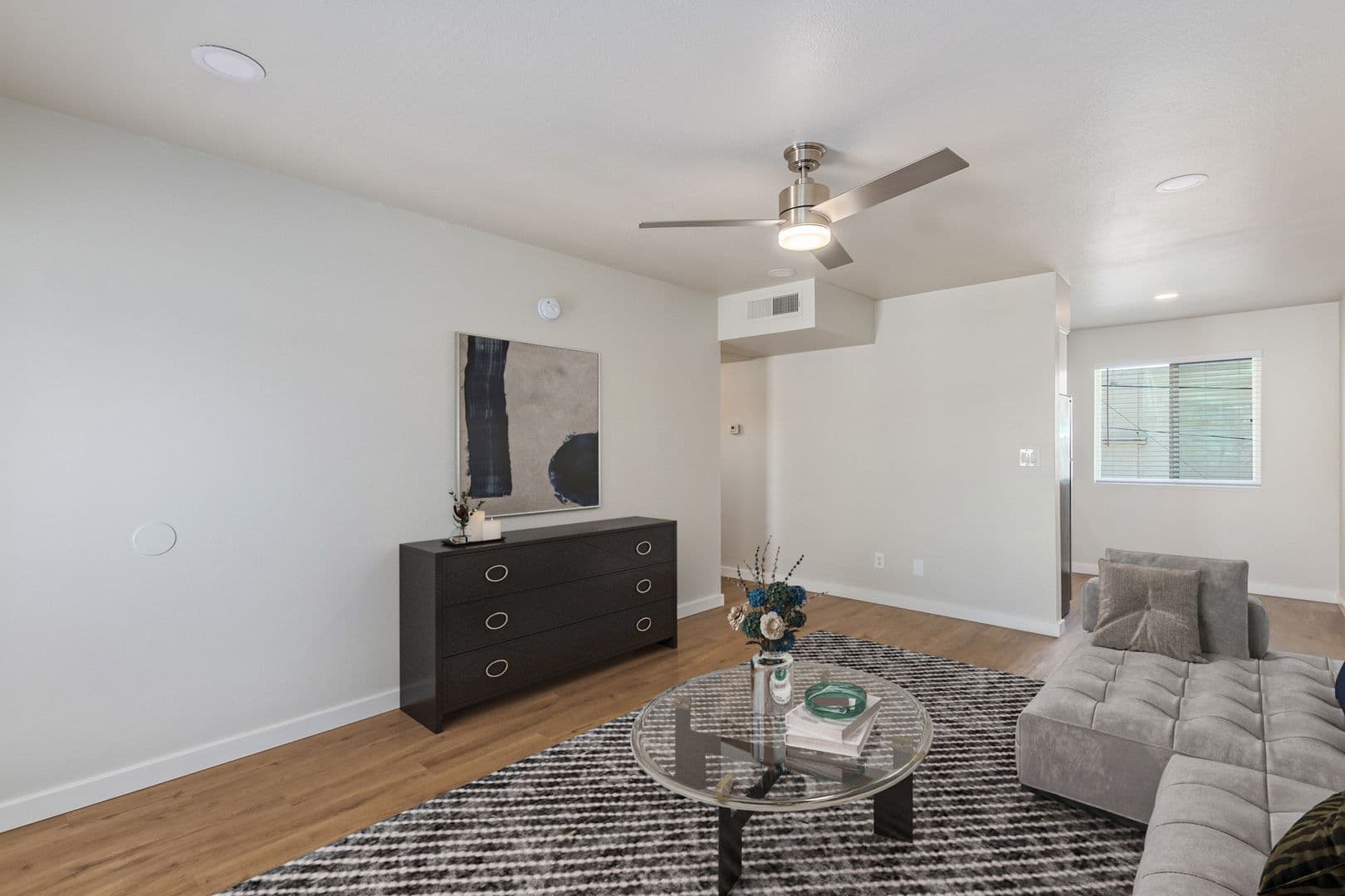 Phoenix Apartment: 2922 N 35th St