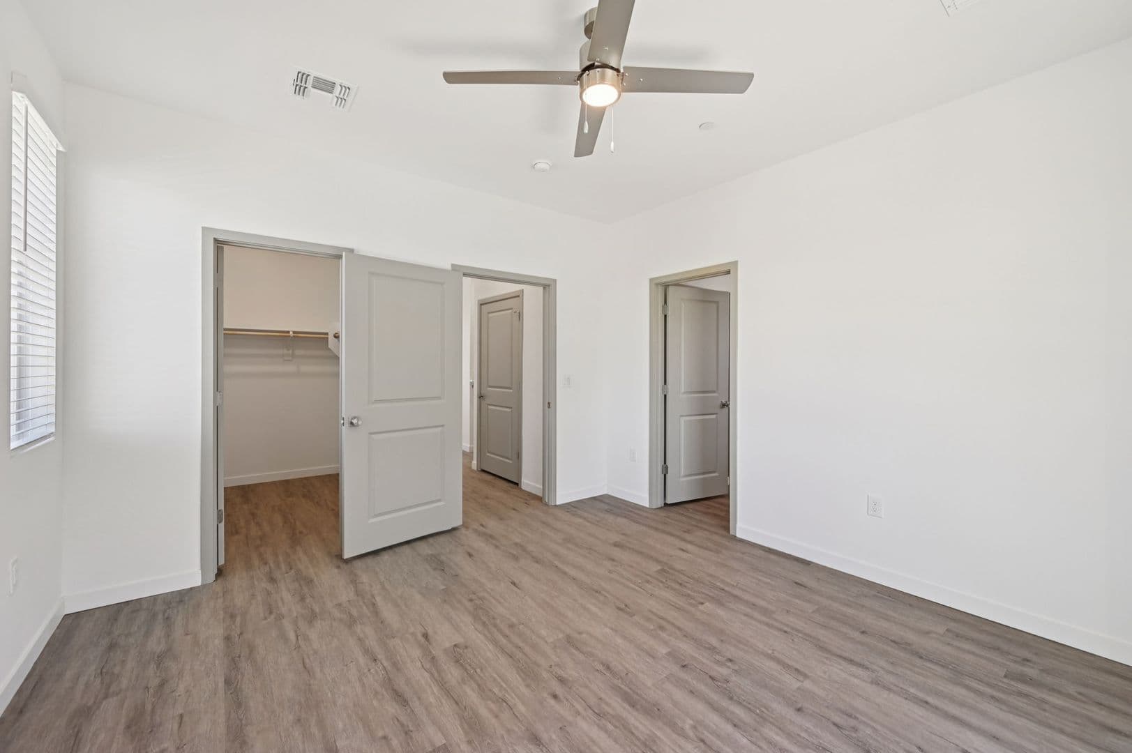 Phoenix Townhome: 2119 E. Voltaire Ave