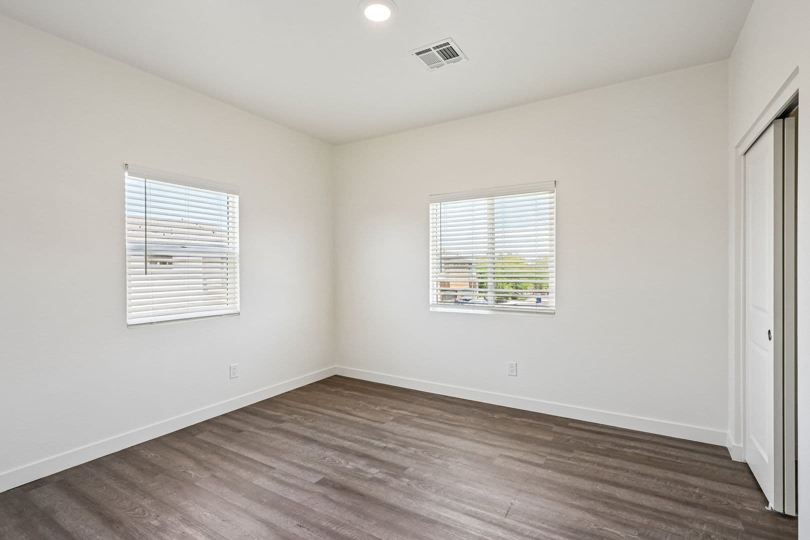 Phoenix Apartment: 828 East Apollo Road