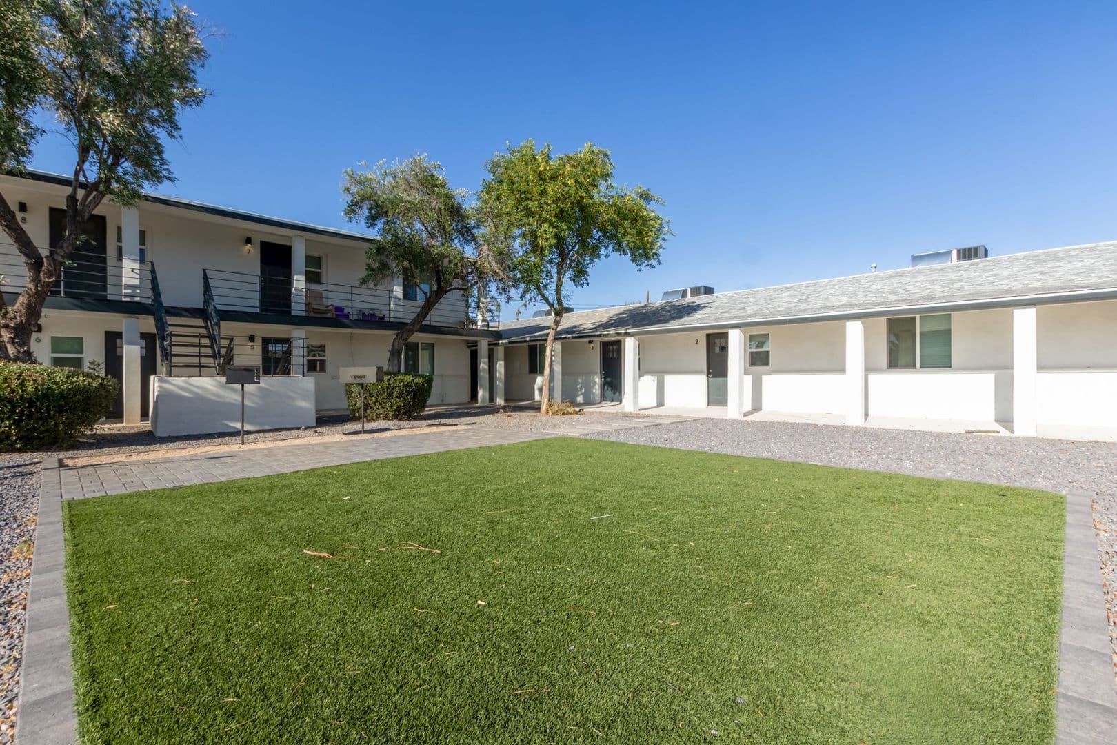 Avondale Apartment: 312 E Kinderman Dr.