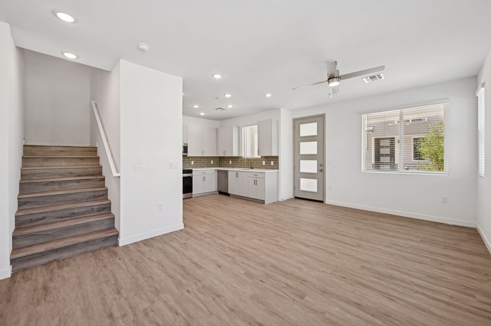 Phoenix Townhome: 2119 E. Voltaire Ave