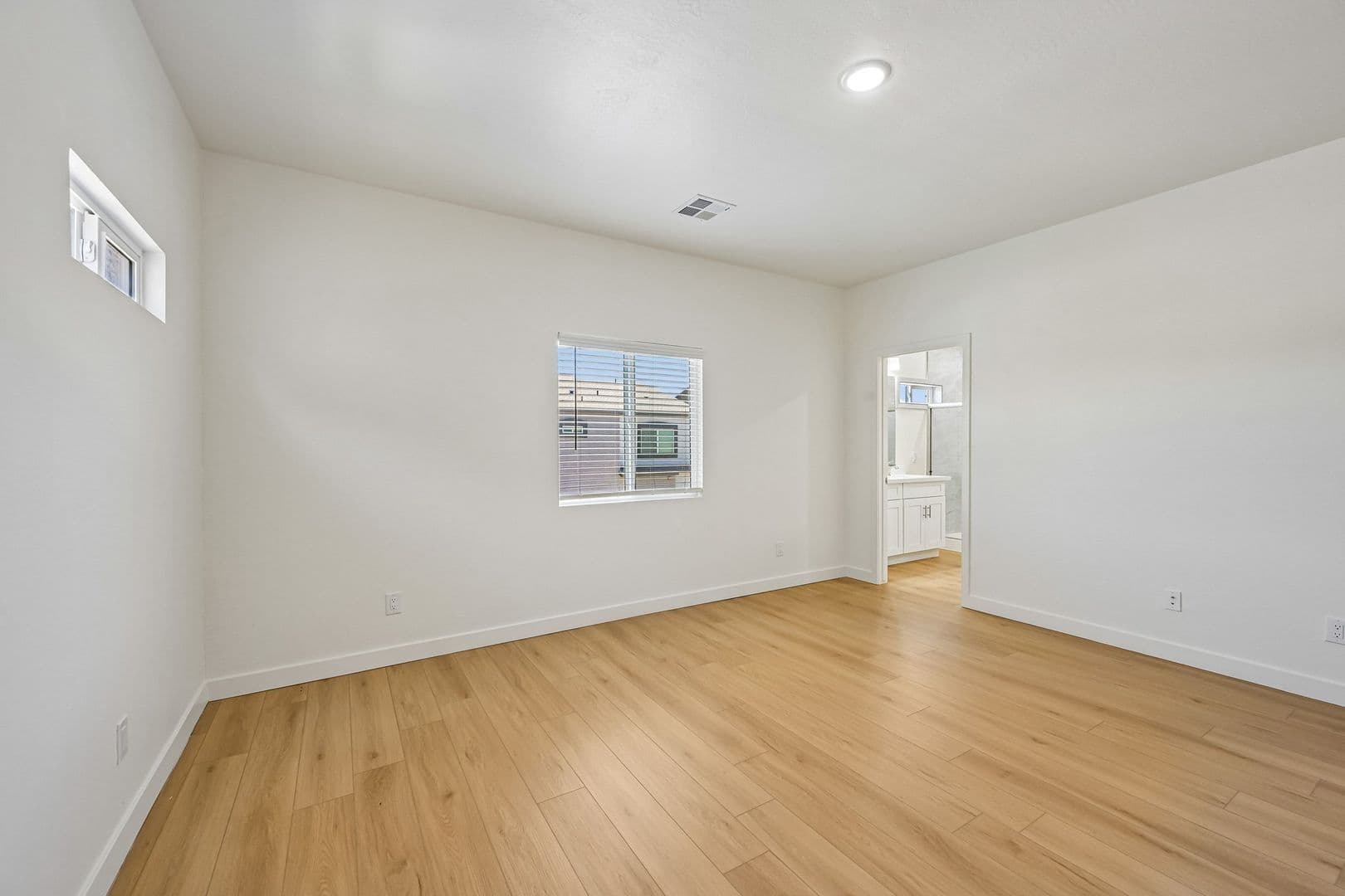 Phoenix Apartment: 828 East Apollo Road