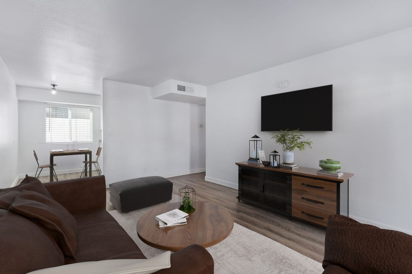Phoenix Apartment: 2922 N 35th St