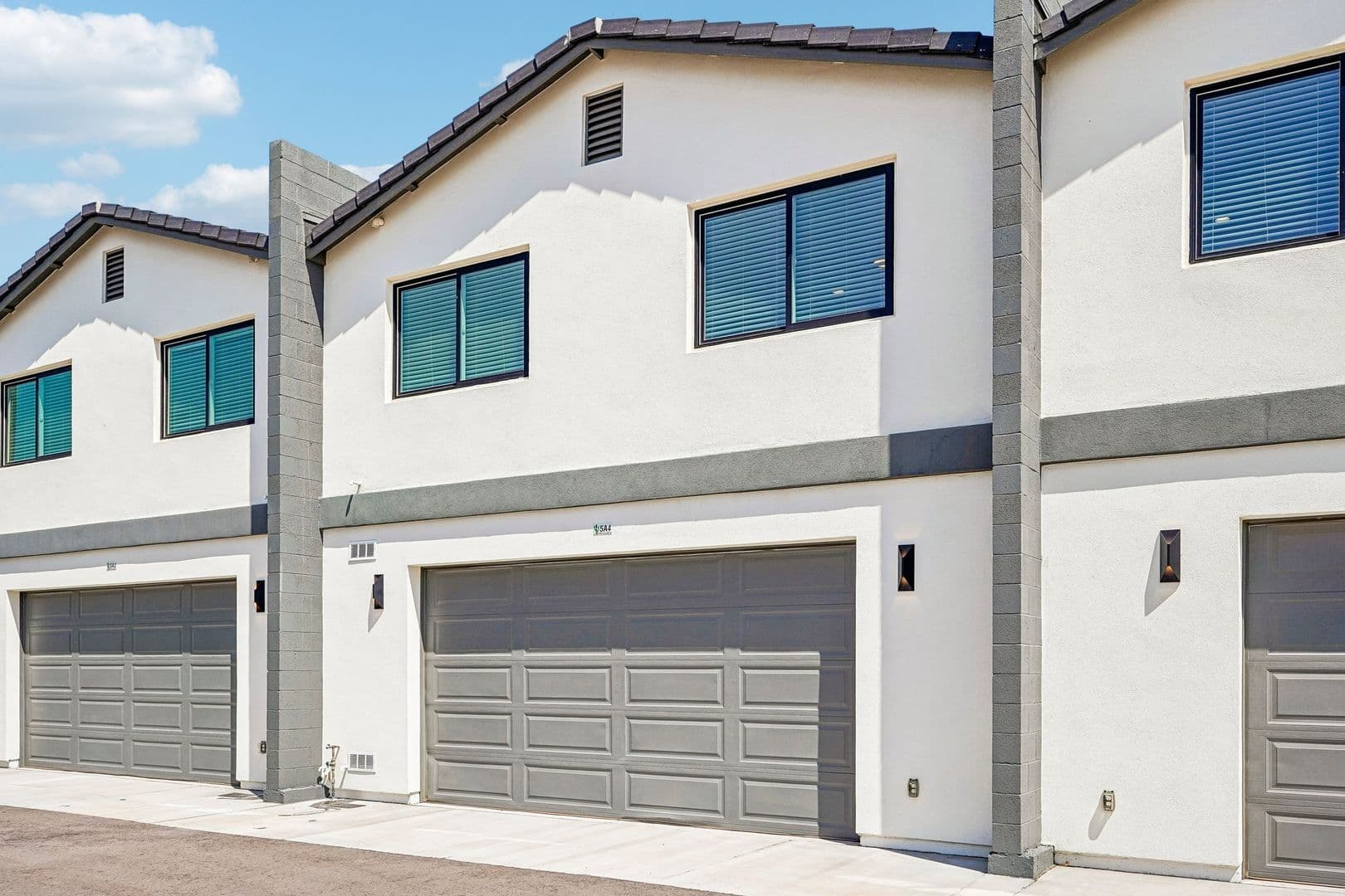 Phoenix Townhome: 2002 E Eugie Terrace