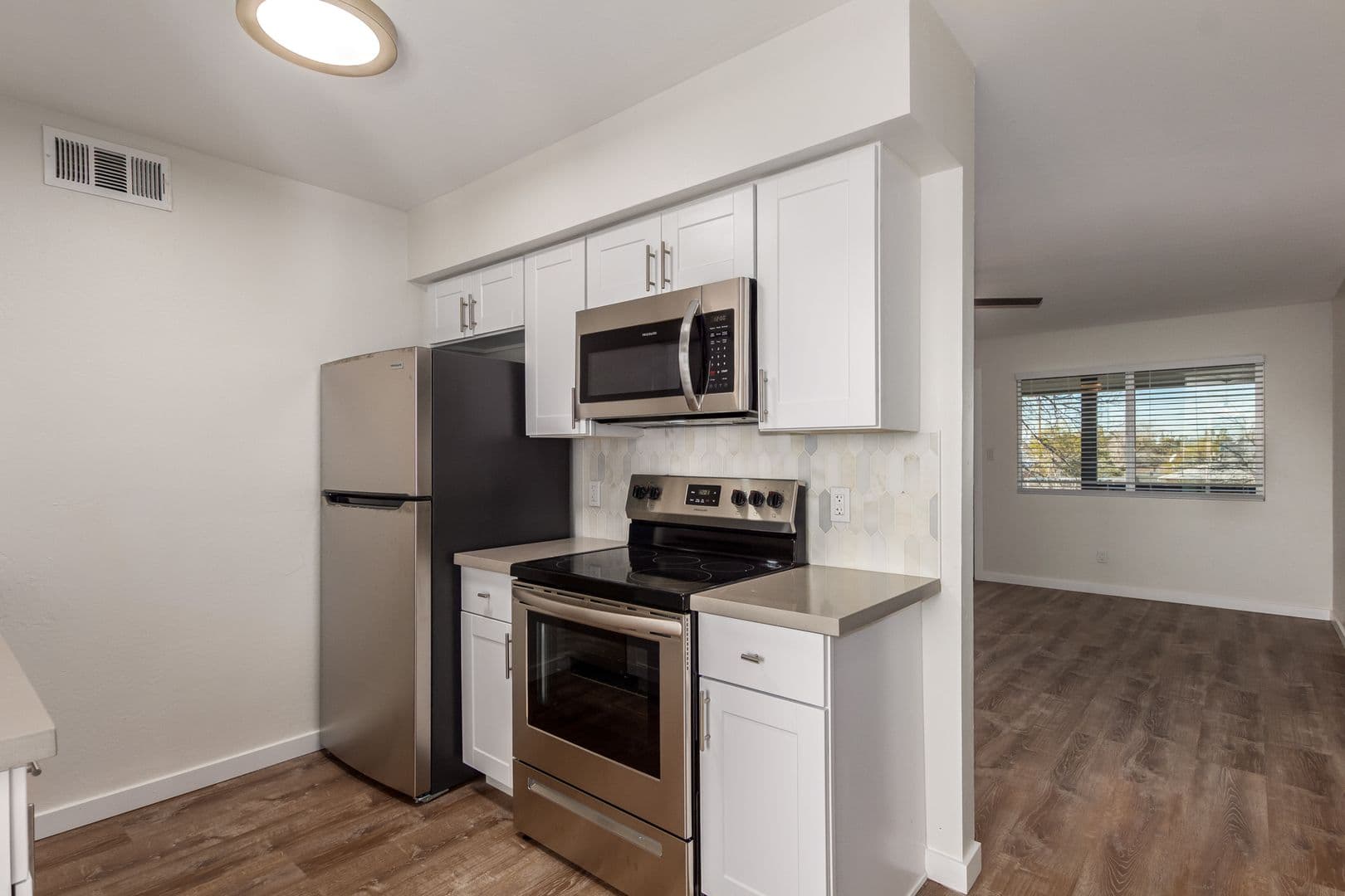 Scottsdale, Apartment: 7602 E Polk St