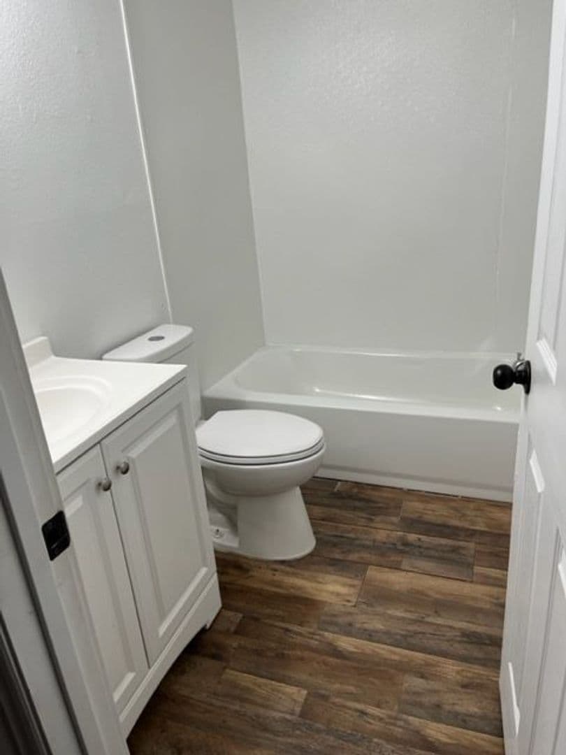 Avondale Apartment: 1223 N Dysart Rd.