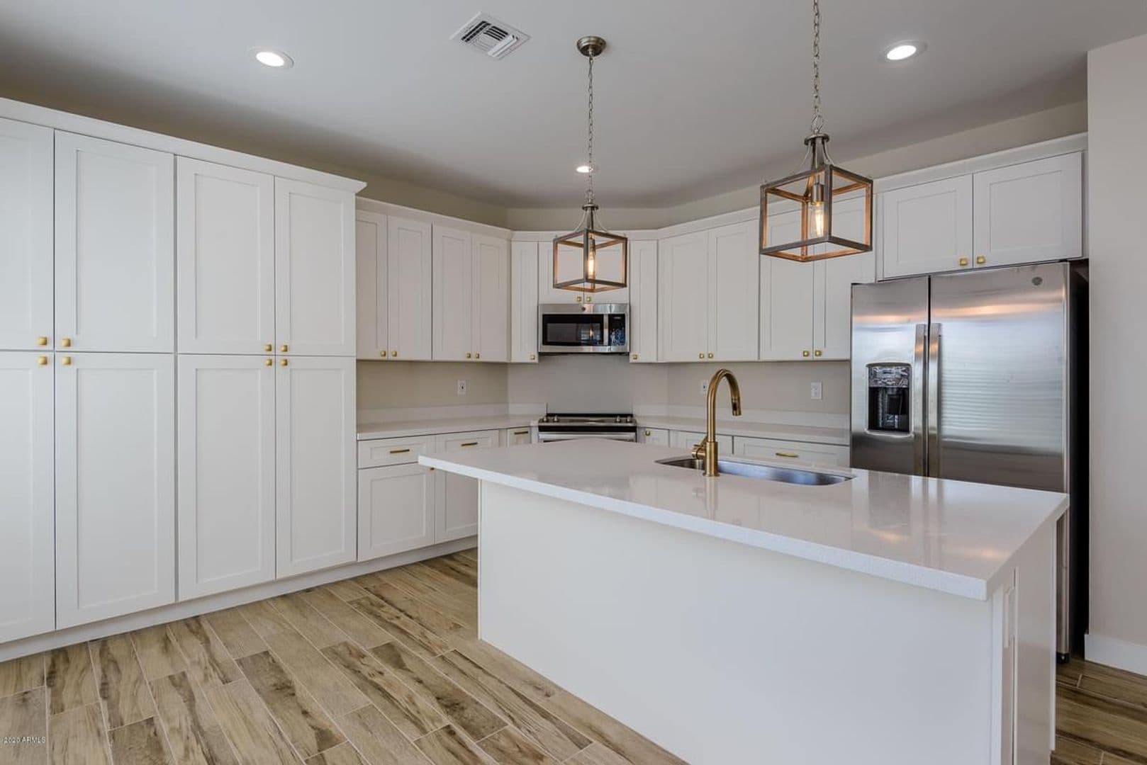 Phoenix Apartment: 3240 E. Pinchot Ave
