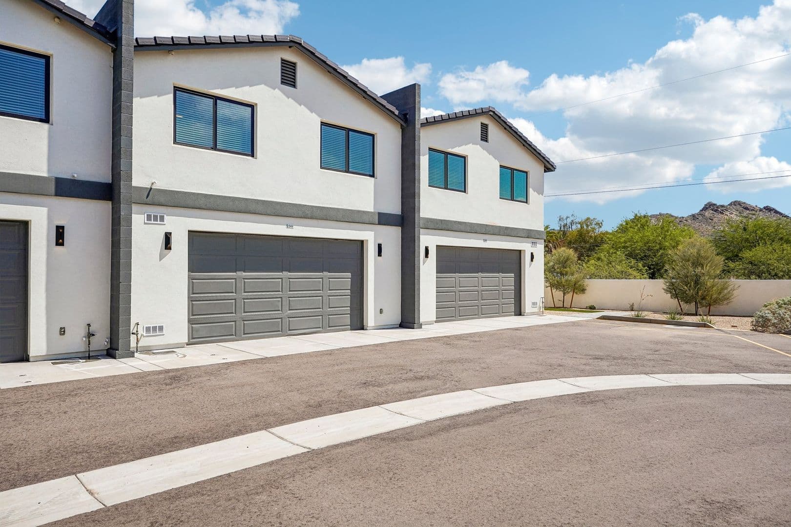 Phoenix Townhome: 2002 E Eugie Terrace