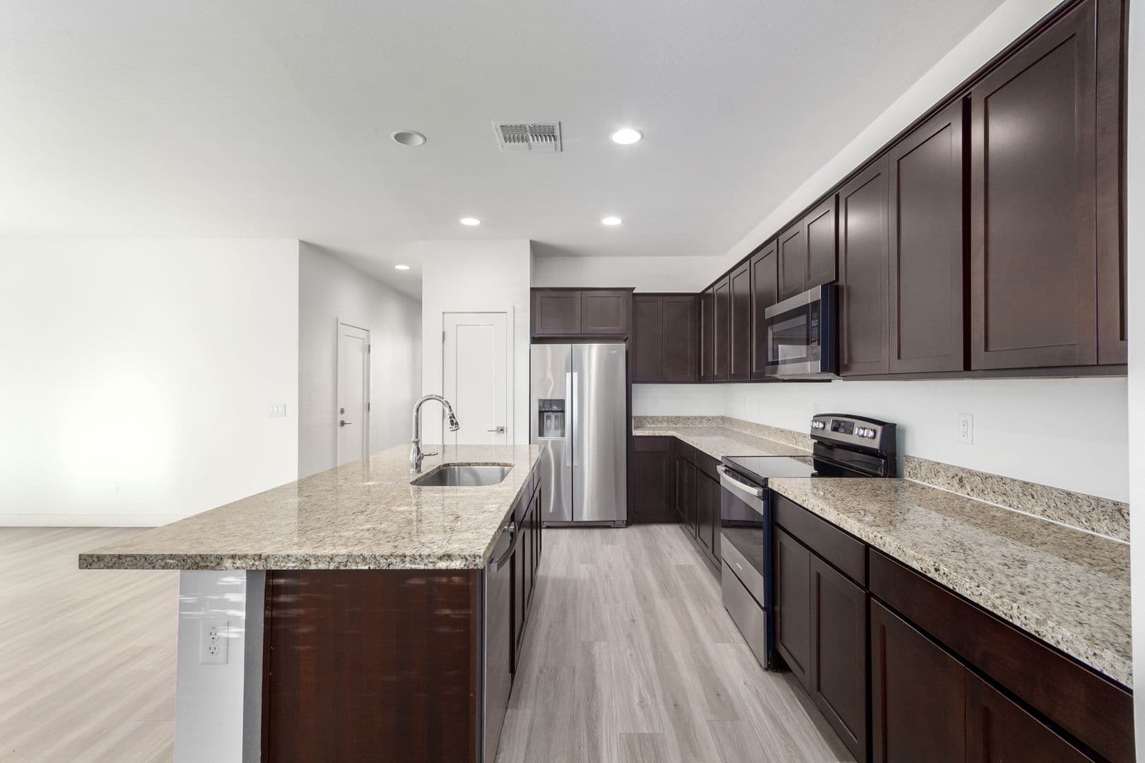 Mesa Townhome: 2359 S Wycliff Cir