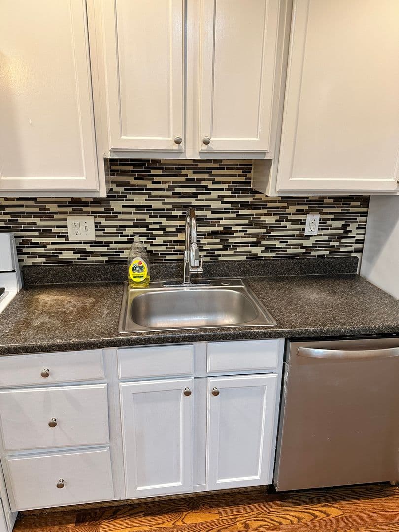 Washington Apartment: 1913 Rosedale St NE