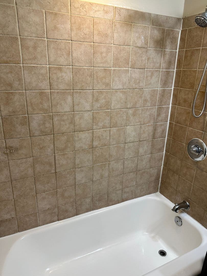 Washington Apartment: 1913 Rosedale St NE