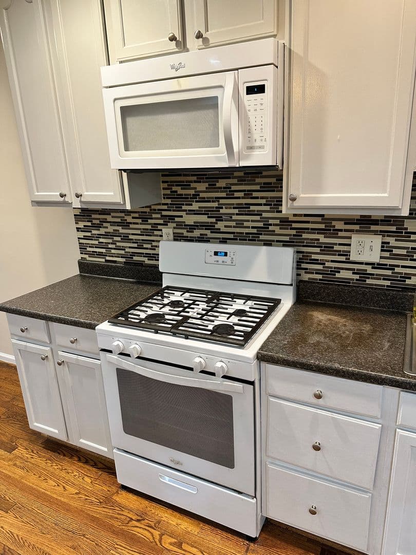 Washington Apartment: 1913 Rosedale St NE