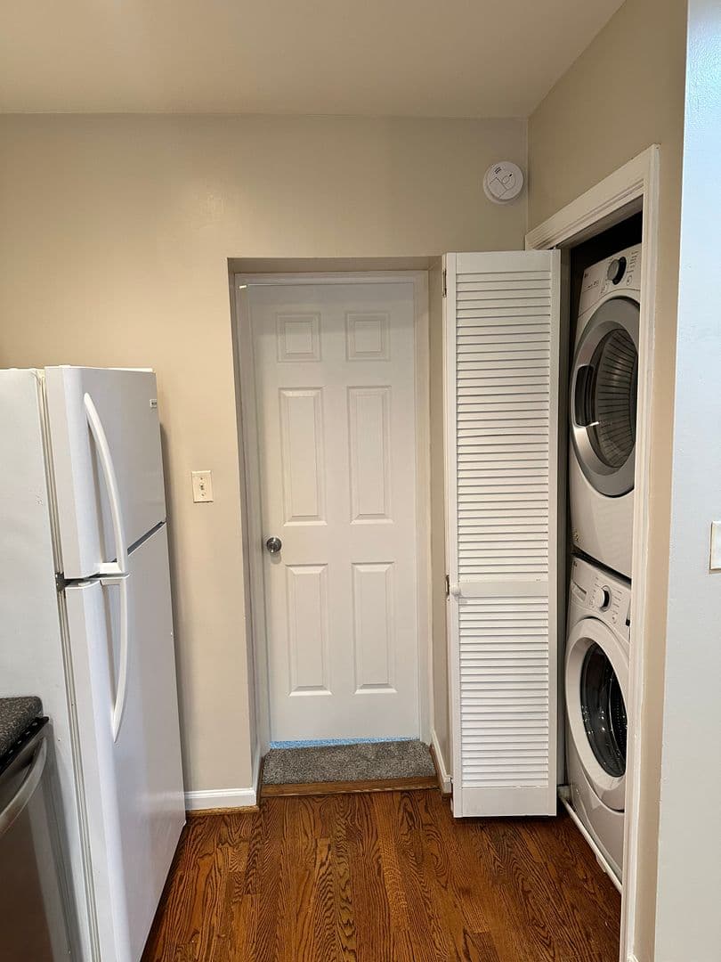 Washington Apartment: 1913 Rosedale St NE