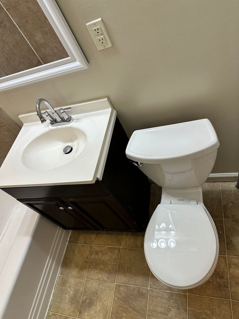 Washington Apartment: 1913 Rosedale St NE