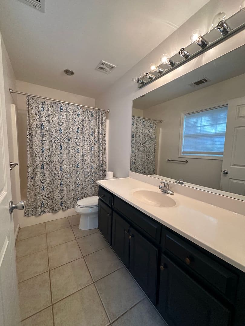 Athens House: 250 Hodgson Drive