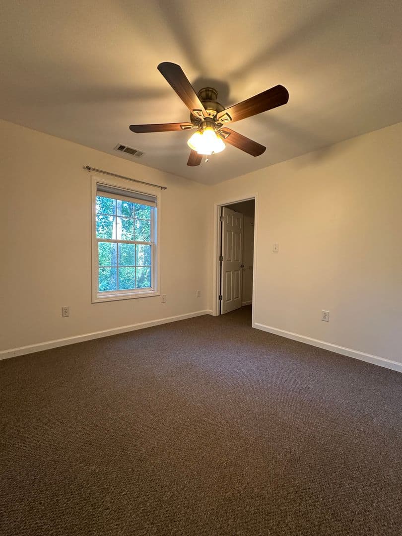 Athens House: 250 Hodgson Drive