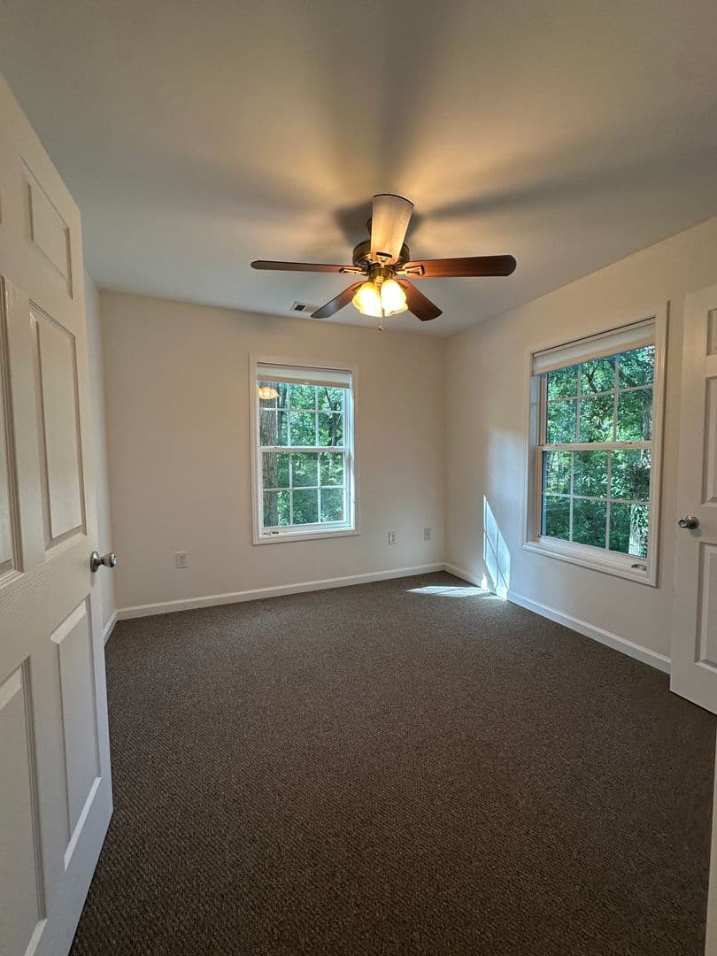 Athens House: 250 Hodgson Drive
