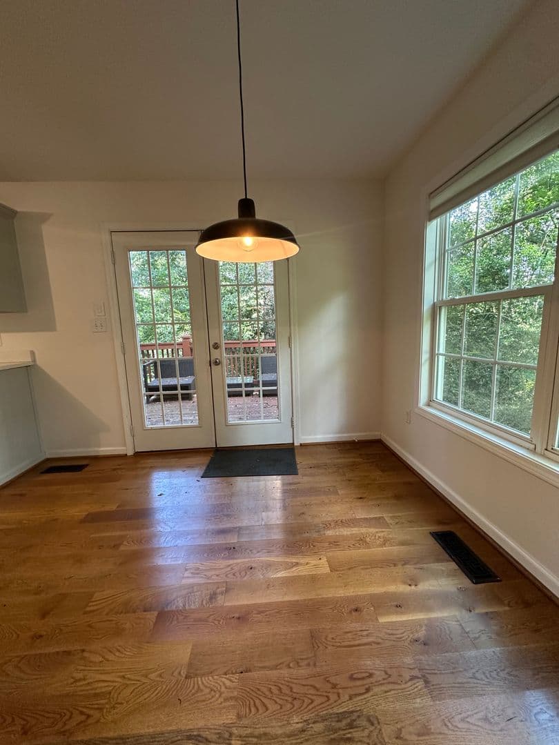 Athens House: 250 Hodgson Drive