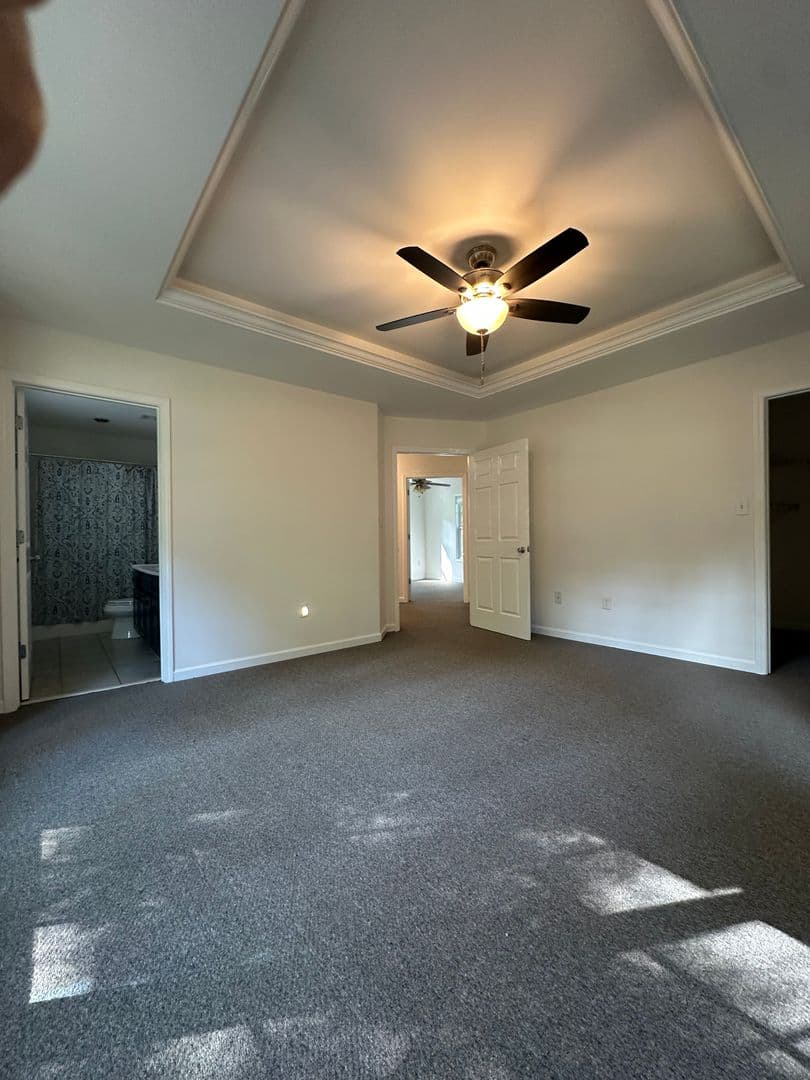 Athens House: 250 Hodgson Drive
