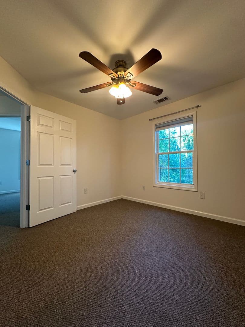 Athens House: 250 Hodgson Drive