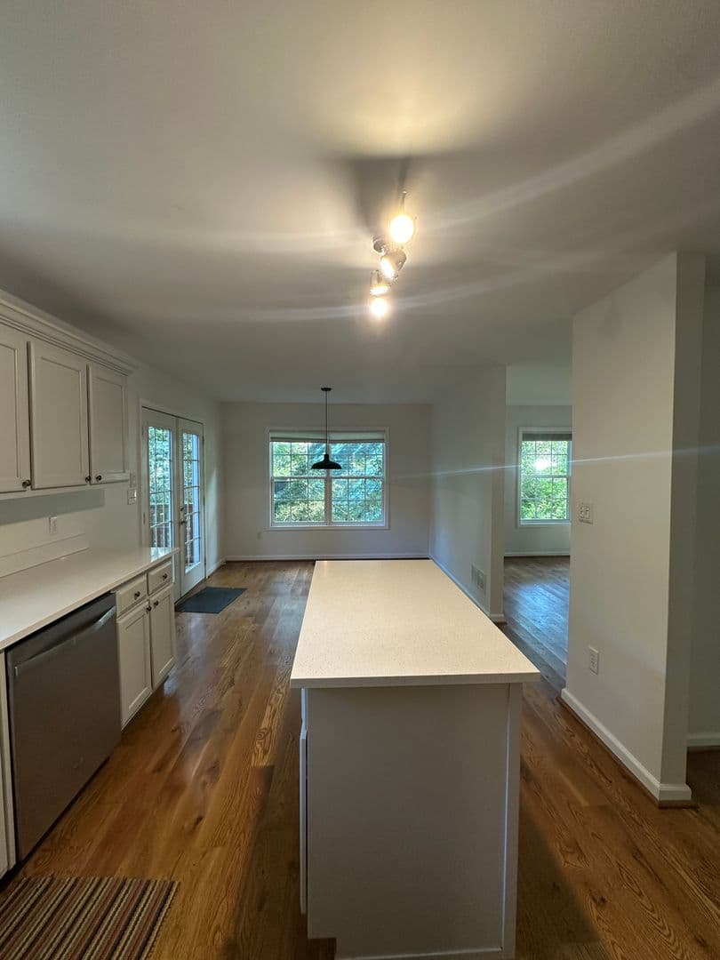 Athens House: 250 Hodgson Drive