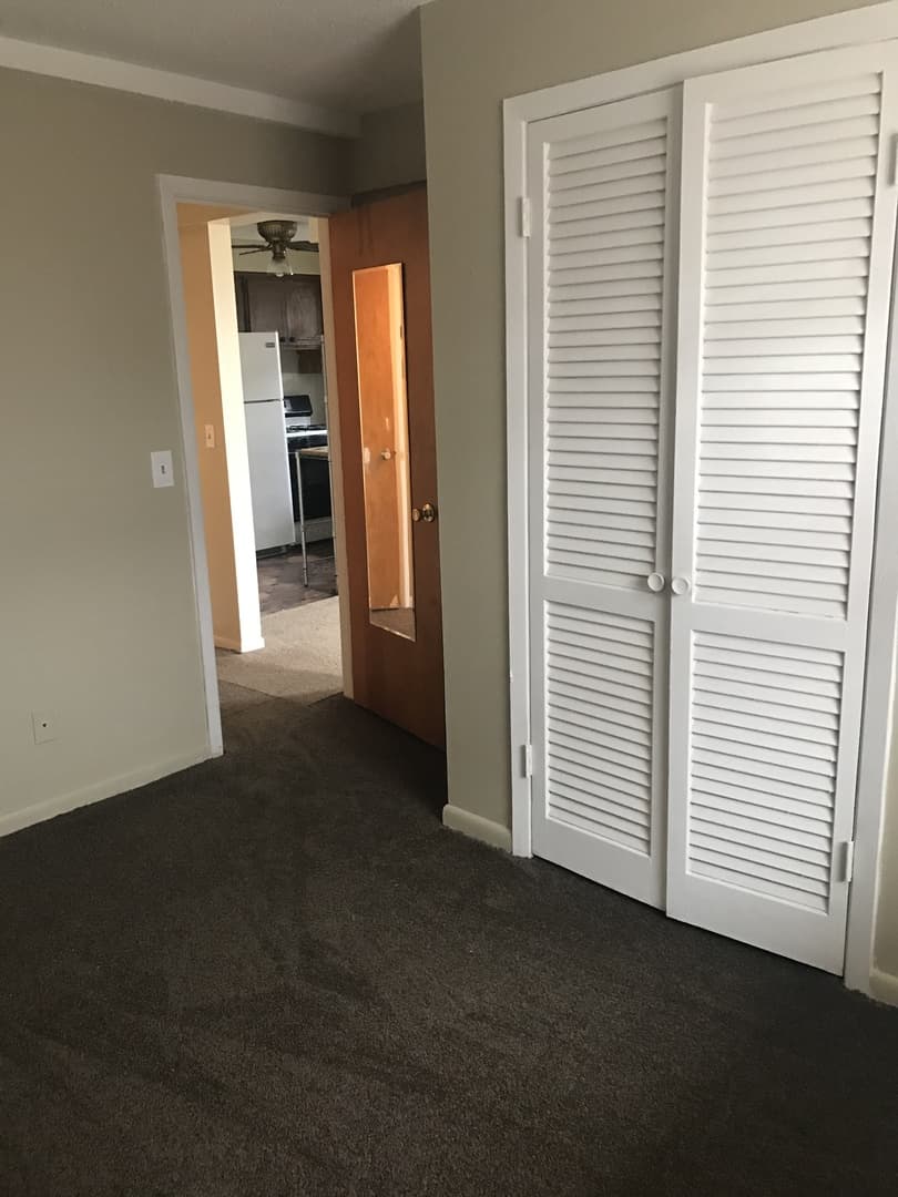Saint Paul Apartment: 550 Concord St - 1
