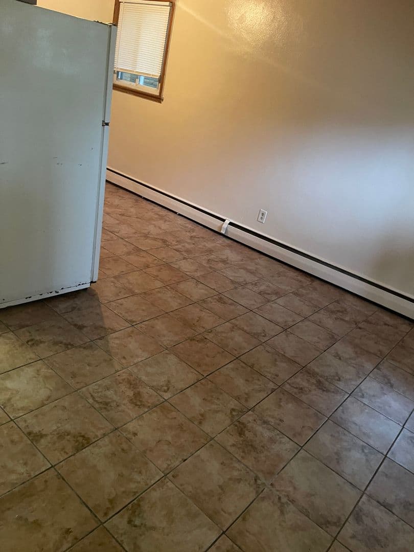 Saint Paul Apartment: 654 Stryker Ave