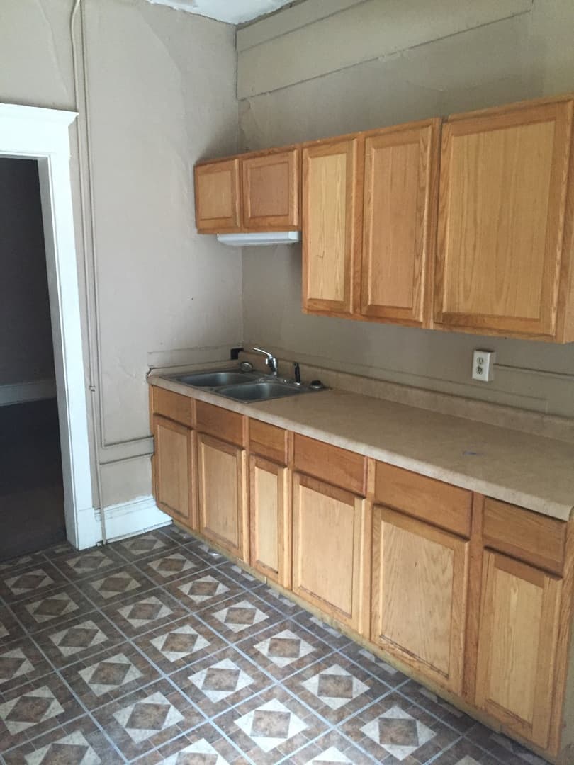 Saint Paul Apartment: 554 Bellows St.
