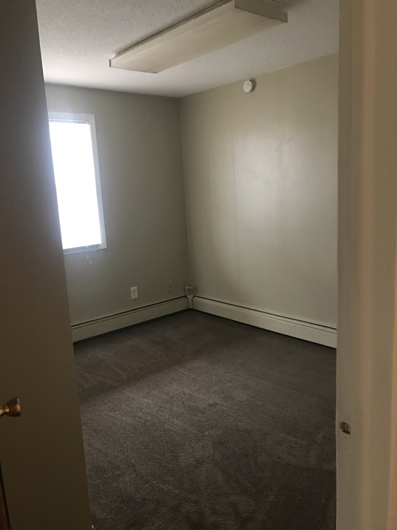 Saint Paul Apartment: 550 Concord St - 1