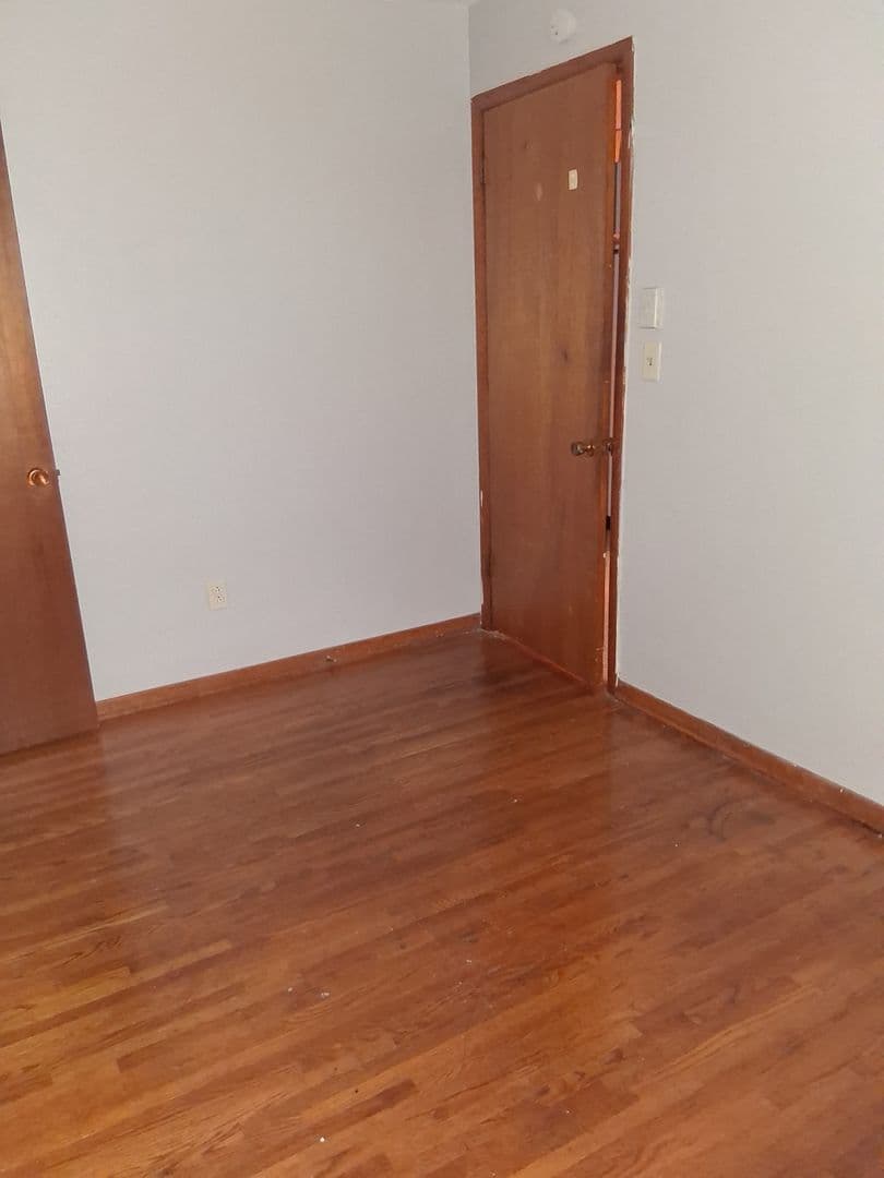 Maplewood Apartment: 2637 Stillwater Rd E