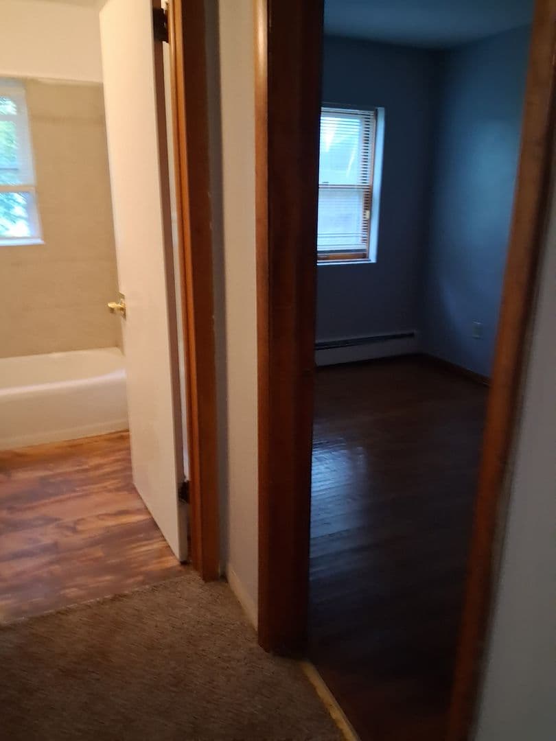 Maplewood Apartment: 2637 Stillwater Rd E