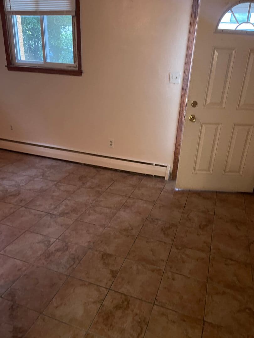 Saint Paul Apartment: 654 Stryker Ave