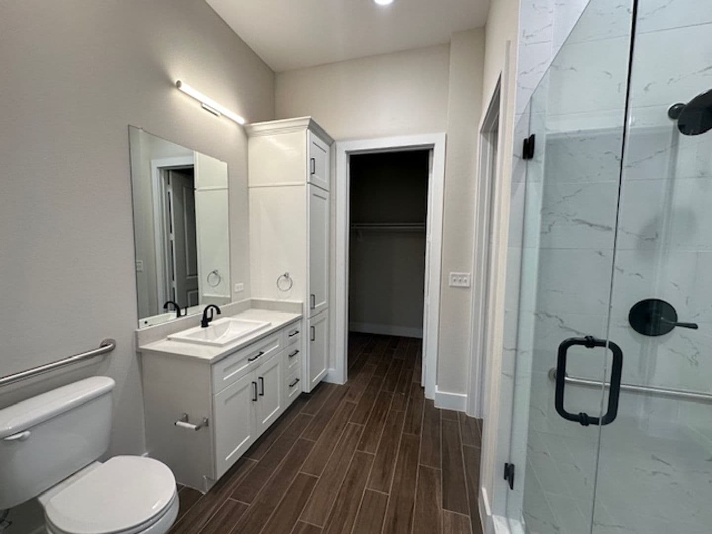 Montgomery Apartment: 900 New Day Ave