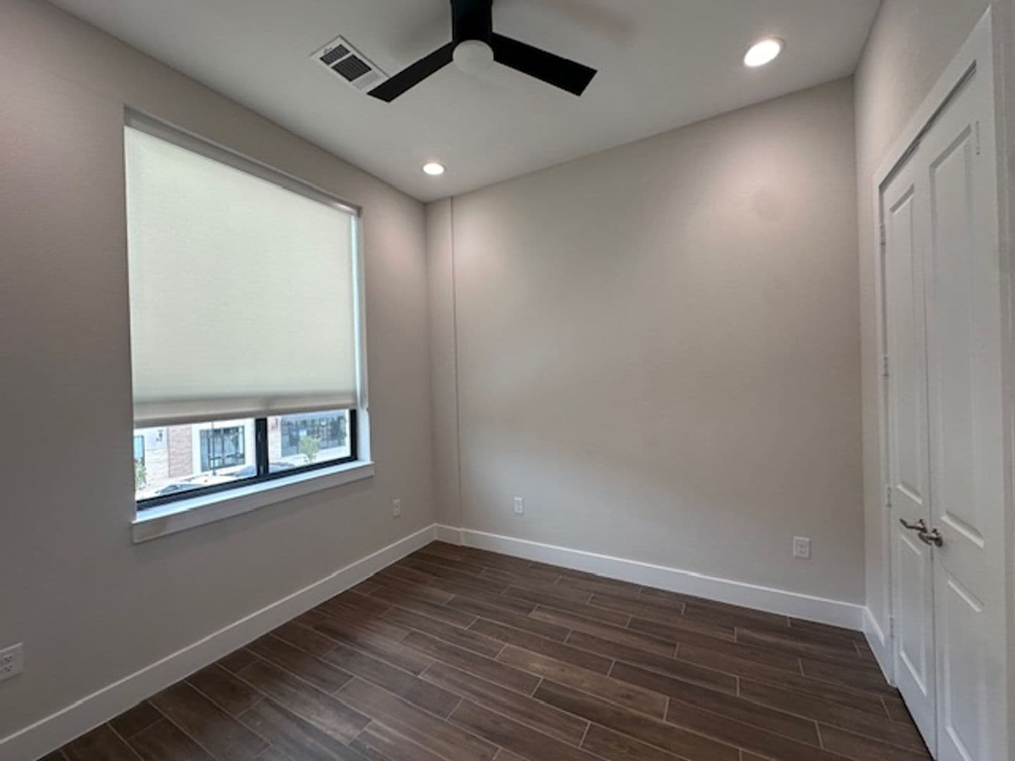 Montgomery Apartment: 900 New Day Ave