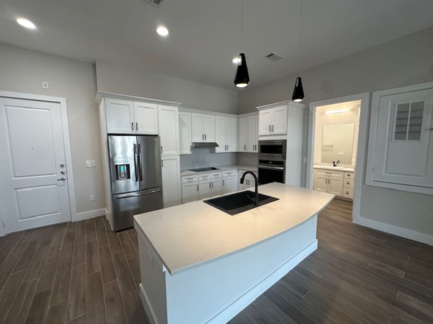 Montgomery Apartment: 900 New Day Ave