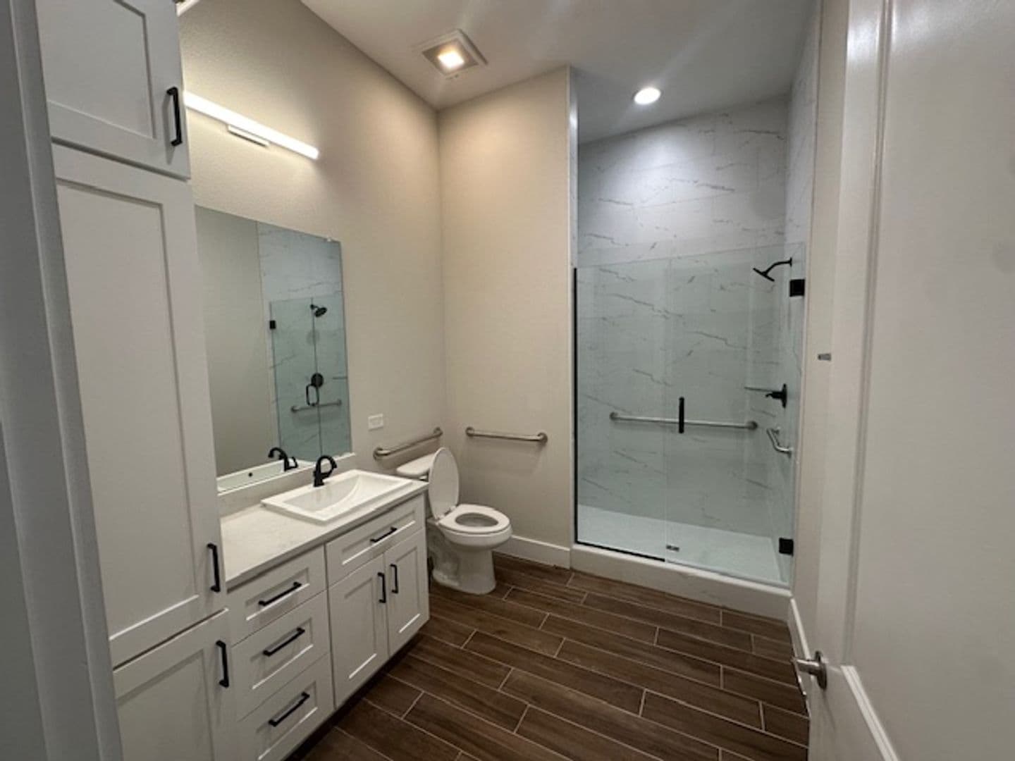 Montgomery Apartment: 900 New Day Ave