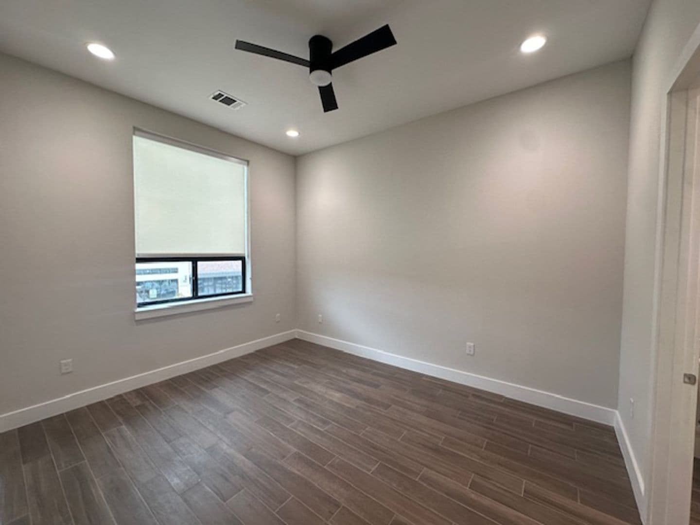 Montgomery Apartment: 900 New Day Ave