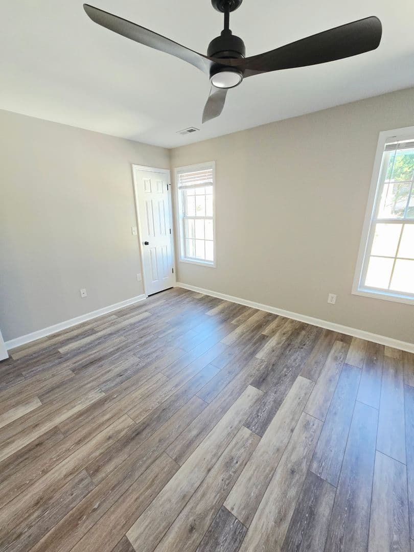 Lenoir Townhome: 1232 Camelot Court