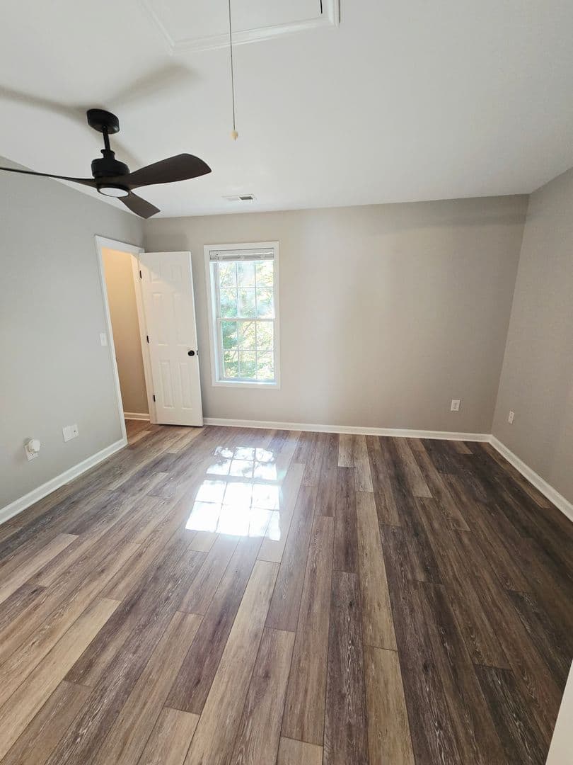 Lenoir Townhome: 1232 Camelot Court