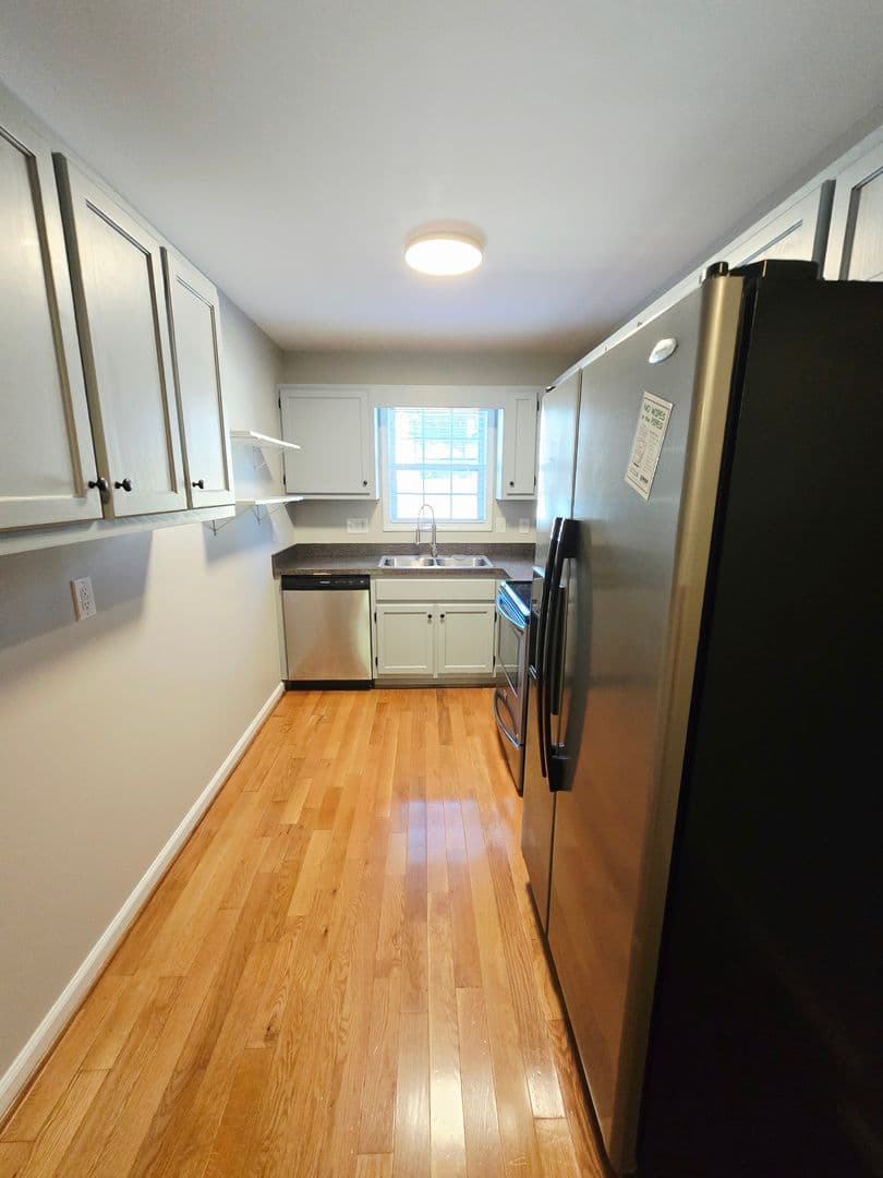 Lenoir Townhome: 1232 Camelot Court
