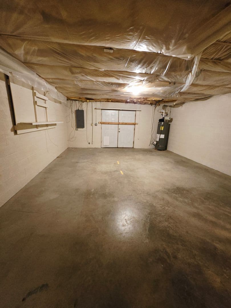 Lenoir Townhome: 1232 Camelot Court