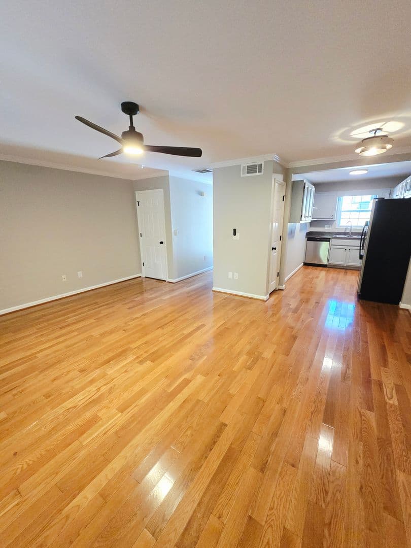 Lenoir Townhome: 1232 Camelot Court